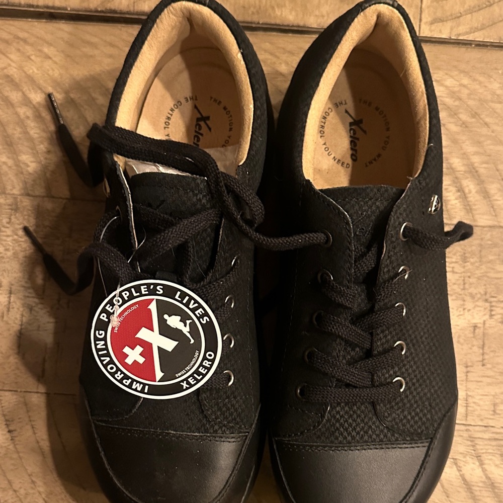 Xelero Black Textured Men's or women’s Sneakers